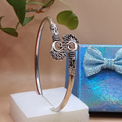 Elegance in S925 Silver: Timeless Beauty Bracelet