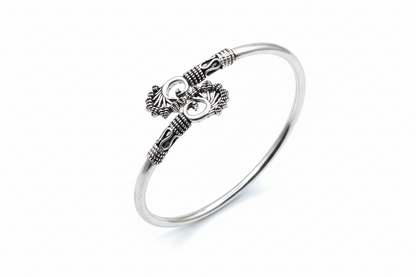 Elegance in S925 Silver: Timeless Beauty Bracelet