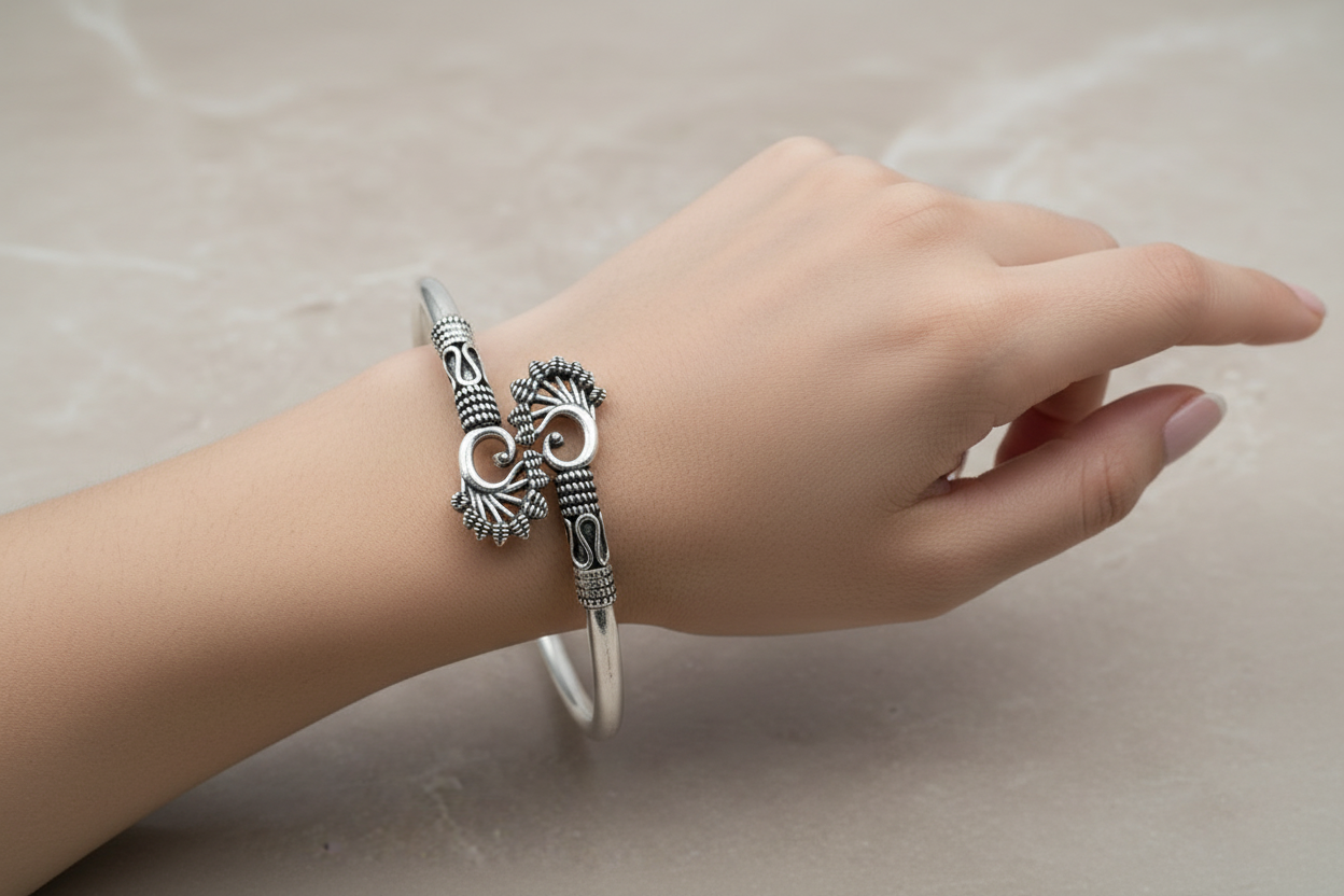 Elegance in S925 Silver: Timeless Beauty Bracelet
