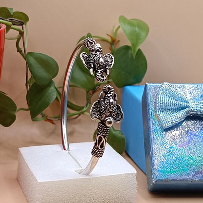 S925 Silver Grace: Timeless Elegance Bracelet