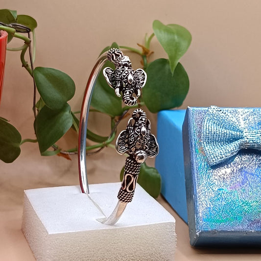 S925 Silver Grace: Timeless Elegance Bracelet