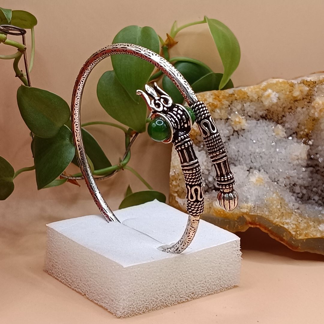 Refined Radiance: S925 Silver Timeless Bracelet