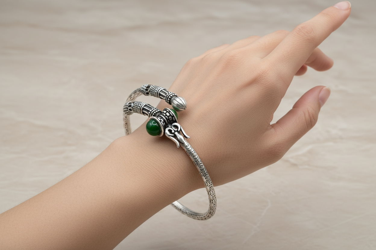 Refined Radiance: S925 Silver Timeless Bracelet